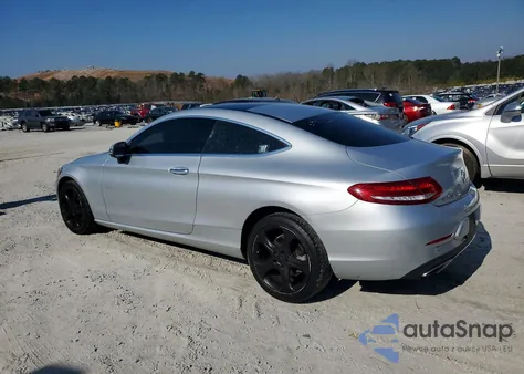 2017 Mercedes-Benz C 300 4Matic z USA, uszkodzony, nr VIN WDDWJ4KB3HF337581